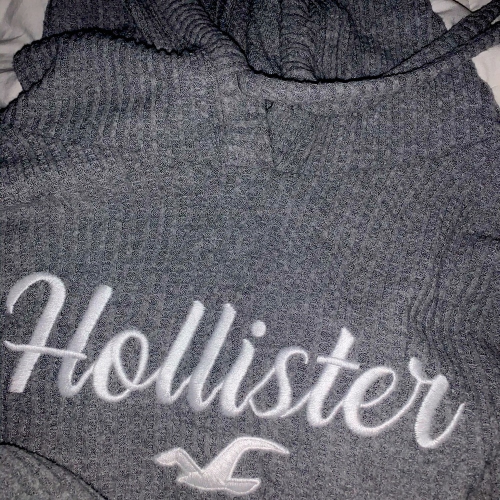 Hollister sweater